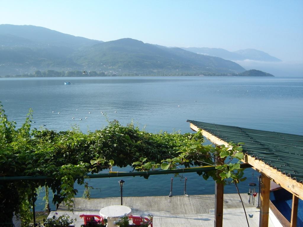 'By The Lake' Apartments Ohrid Ngoại thất bức ảnh