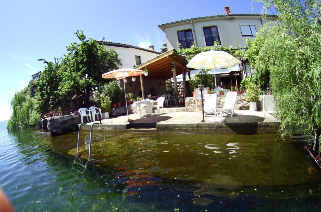 'By The Lake' Apartments Ohrid Ngoại thất bức ảnh