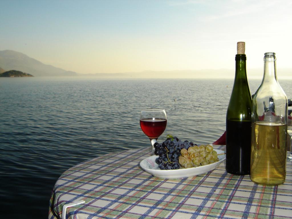'By The Lake' Apartments Ohrid Phòng bức ảnh