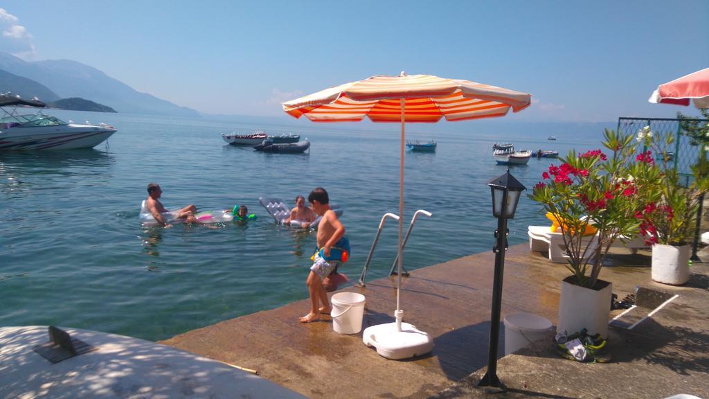 'By The Lake' Apartments Ohrid Ngoại thất bức ảnh