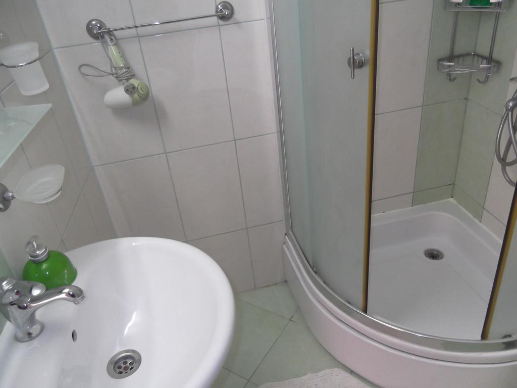 'By The Lake' Apartments Ohrid Ngoại thất bức ảnh